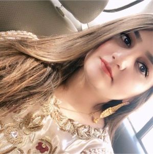 Meet your Posher, Ayesha